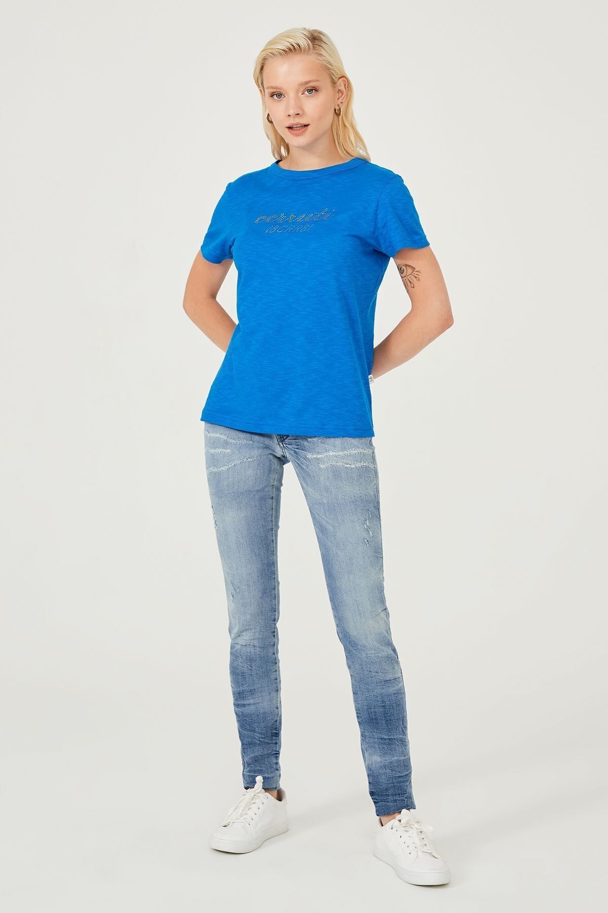 Bisiklet Yaka Kadın T-Shirt - 10