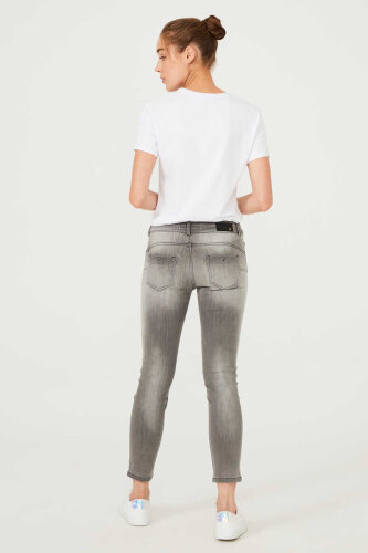 Kadın Deri Detaylı Dar Paça Jeans - 4