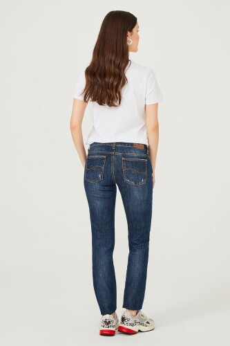 Yırtık Detaylı Normal Kesim Kadın Jean Pantolon - 8