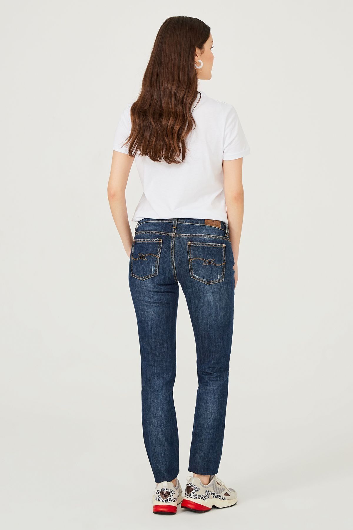 Yırtık Detaylı Normal Kesim Kadın Jean Pantolon - 8