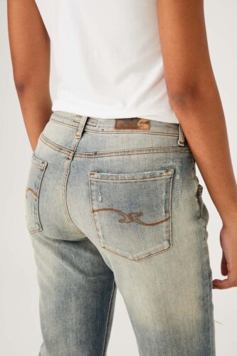 Yırtık Detaylı Normal Kesim Kadın Jean Pantolon - 9